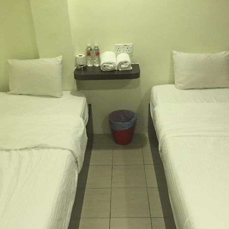 Desa House Hotel Кепонг Екстериор снимка