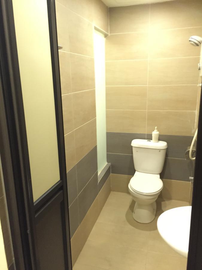 Desa House Hotel Кепонг Екстериор снимка