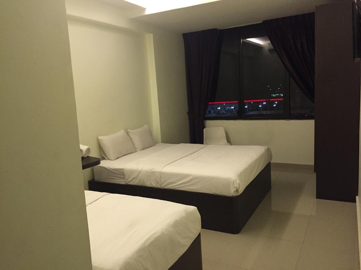 Desa House Hotel Кепонг Екстериор снимка