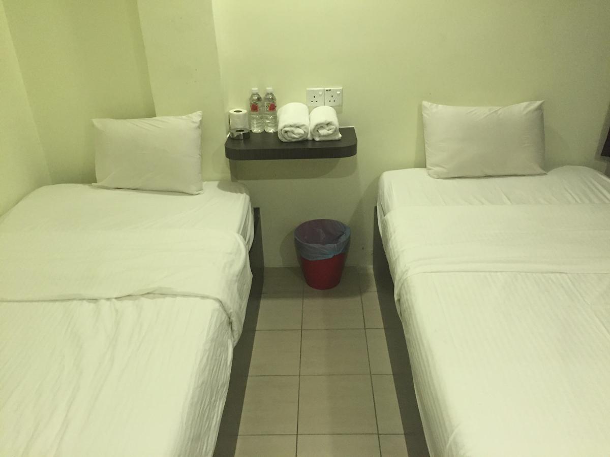 Desa House Hotel Кепонг Екстериор снимка