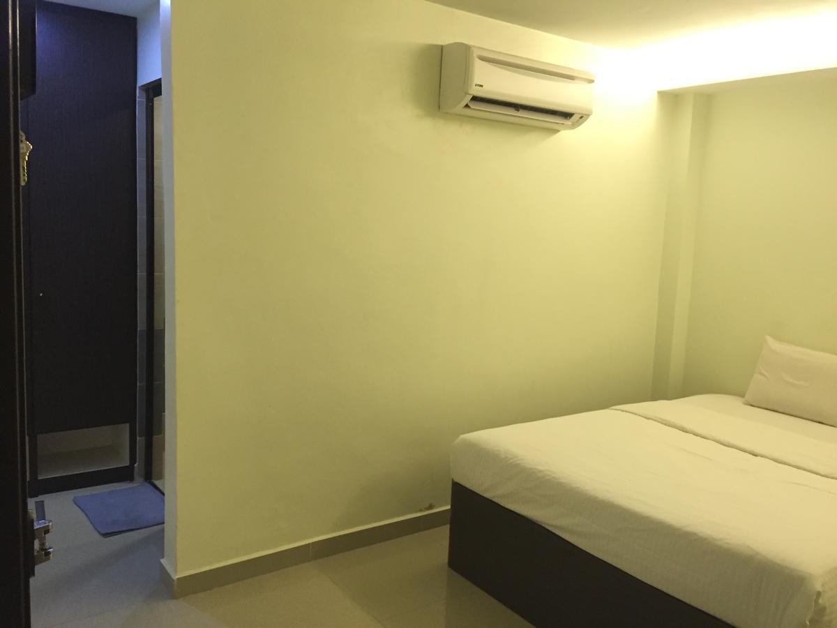 Desa House Hotel Кепонг Екстериор снимка