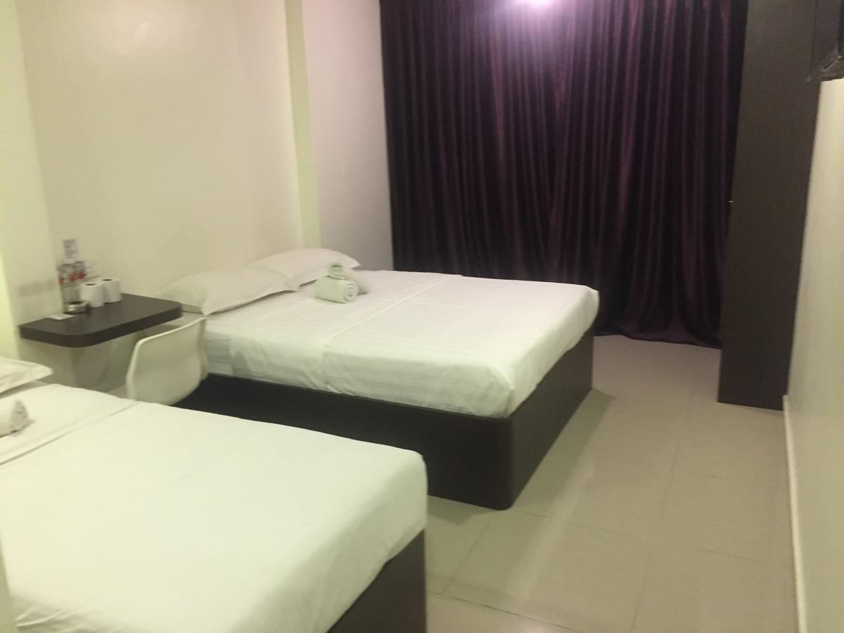 Desa House Hotel Кепонг Екстериор снимка