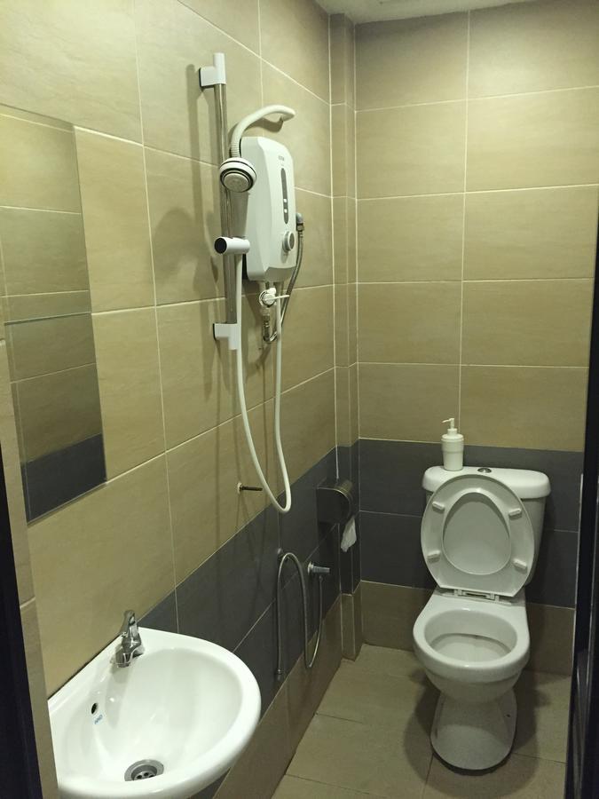 Desa House Hotel Кепонг Екстериор снимка
