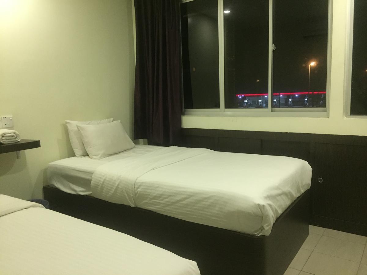 Desa House Hotel Кепонг Екстериор снимка