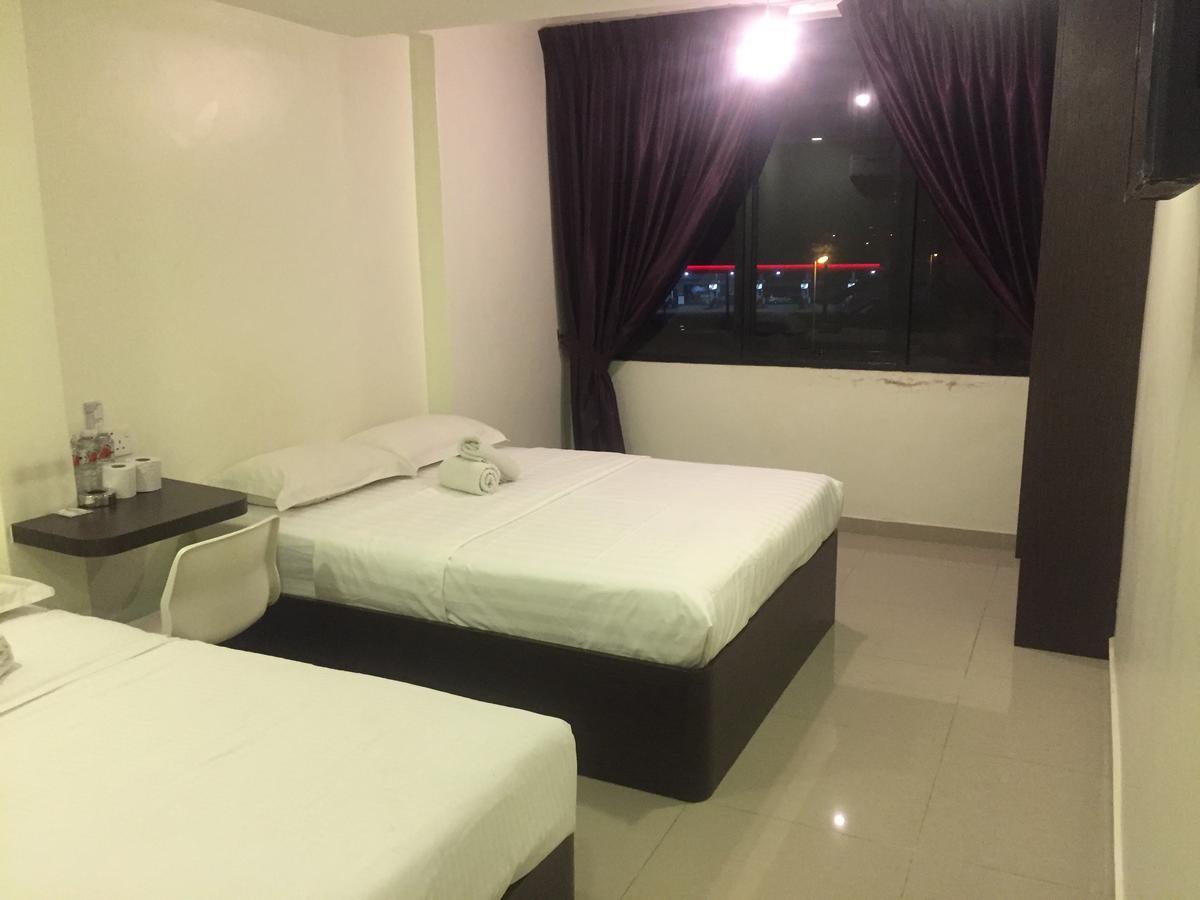 Desa House Hotel Кепонг Екстериор снимка