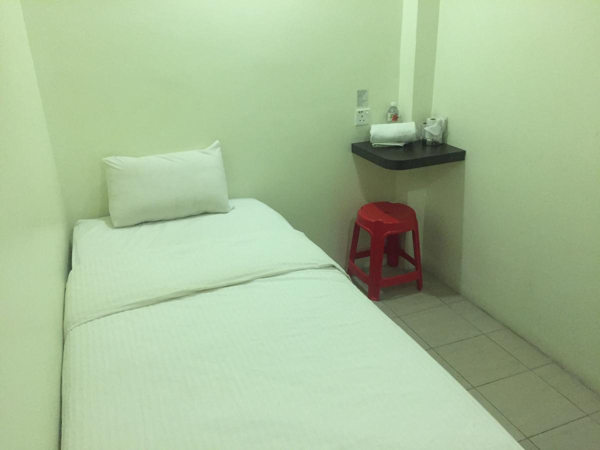 Desa House Hotel Кепонг Екстериор снимка
