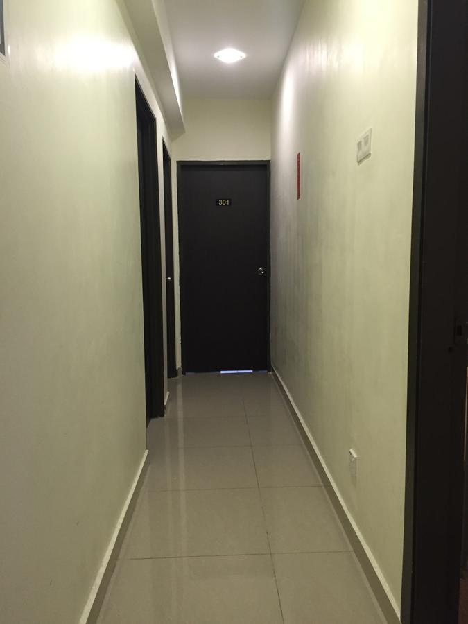Desa House Hotel Кепонг Екстериор снимка