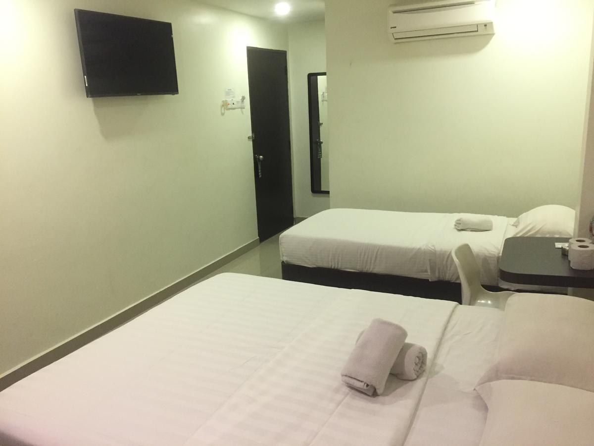 Desa House Hotel Кепонг Екстериор снимка
