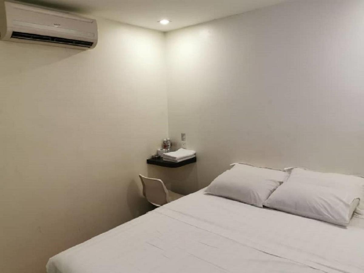 Desa House Hotel Кепонг Екстериор снимка